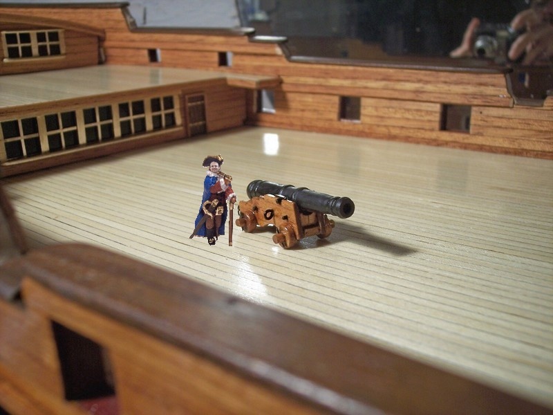 32 LB CANNON & CAPTAIN
